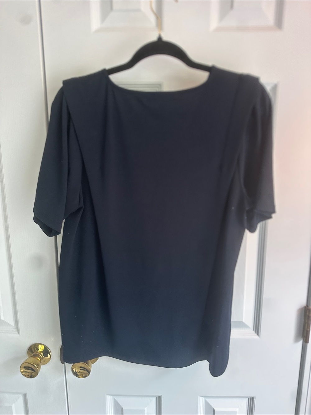 Banana Republic Navy V-Neck Short Sleeve Top - Picture 3 of 3